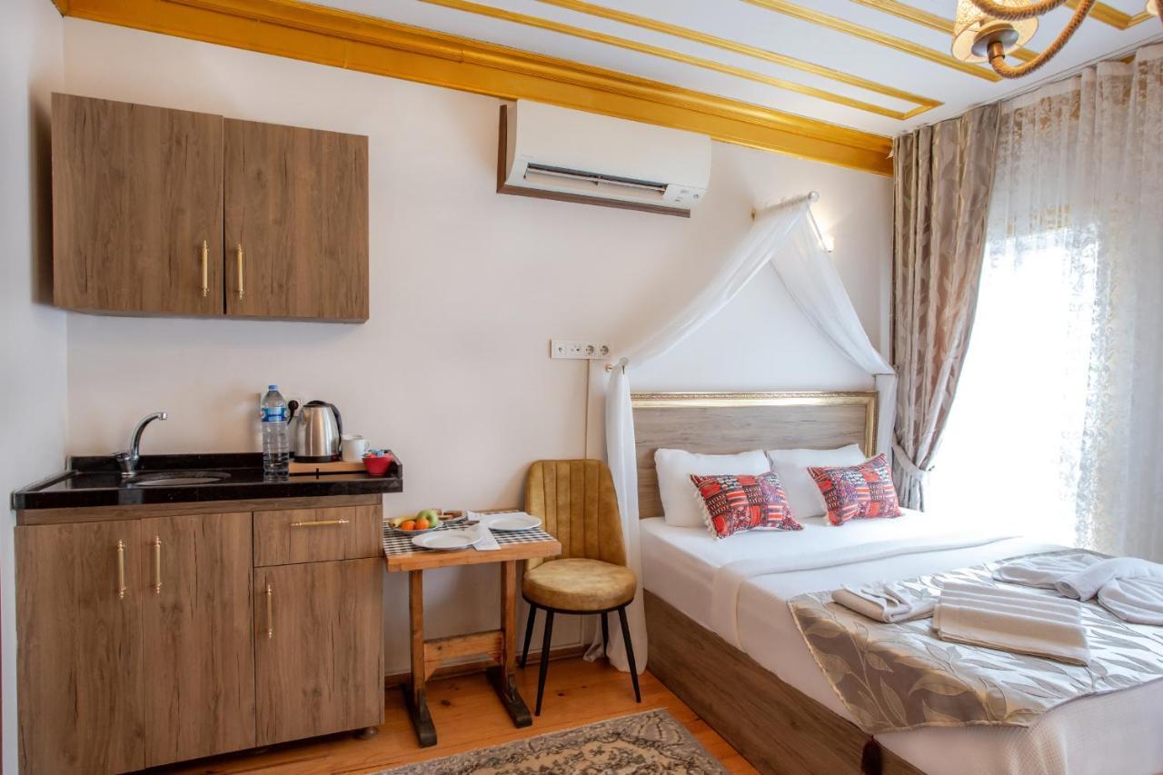 April Hotel Istanbulská provincie Exteriér fotografie