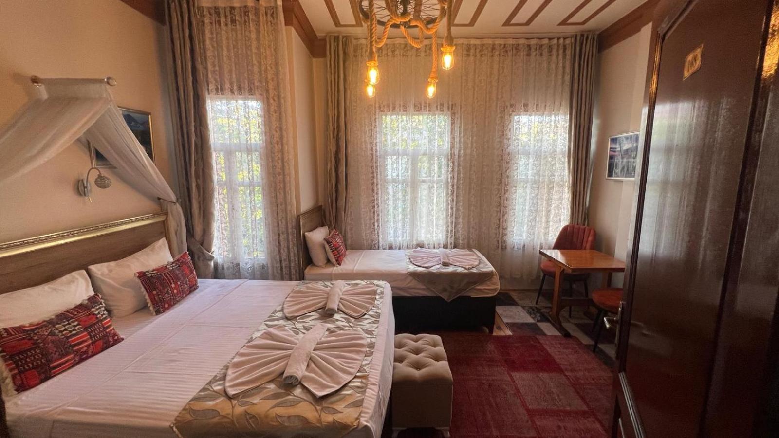 April Hotel Istanbulská provincie Exteriér fotografie