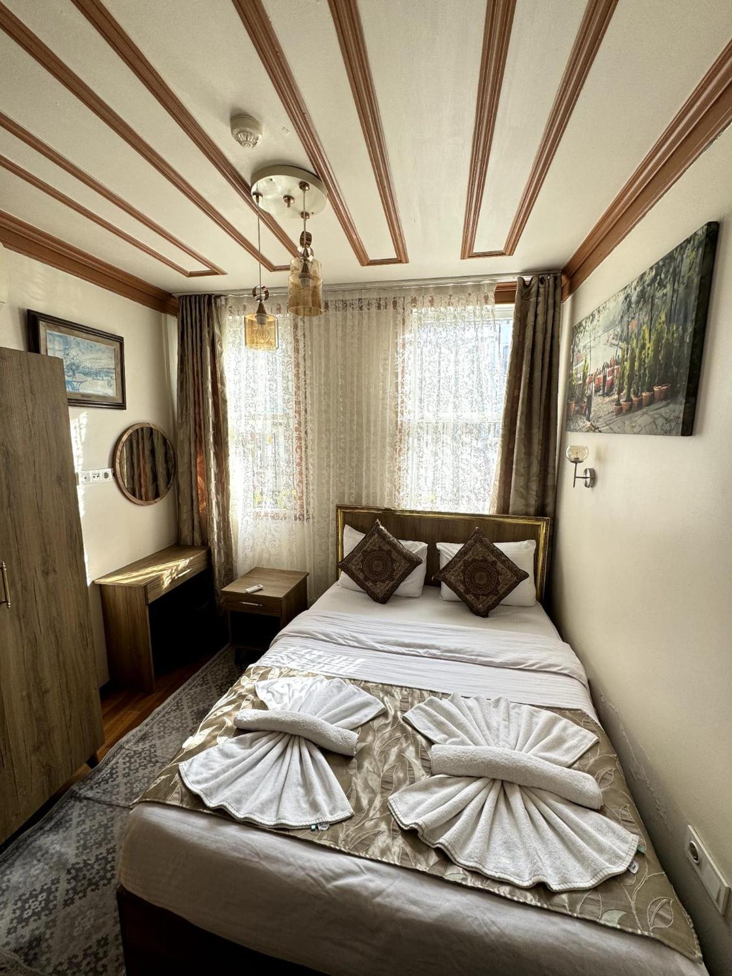April Hotel Istanbulská provincie Exteriér fotografie